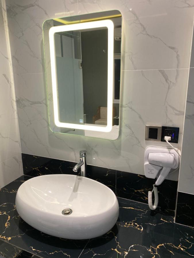 Phuoc Hung 1 Hotel Виньлонг Экстерьер фото